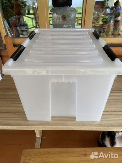 Ящик пластиковый с крышкой