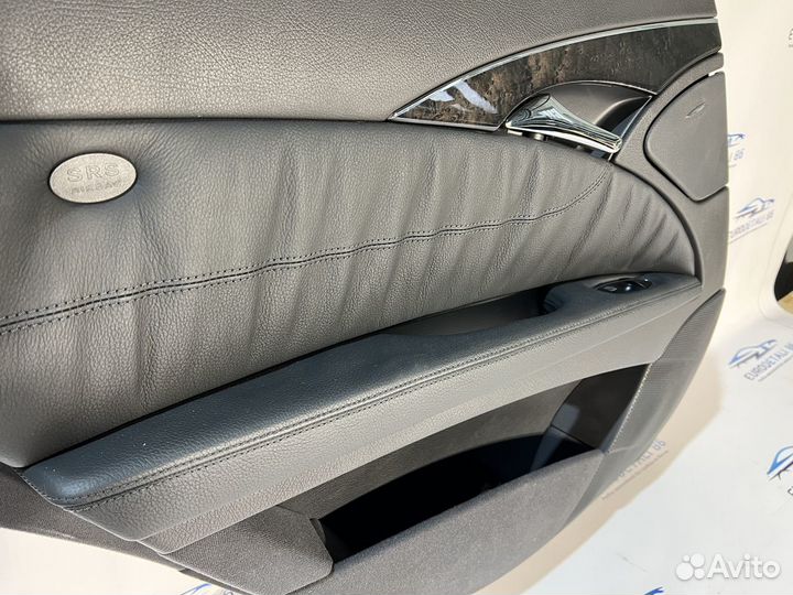 Карта (обшивка) двери задние Mercedes W211 E 320