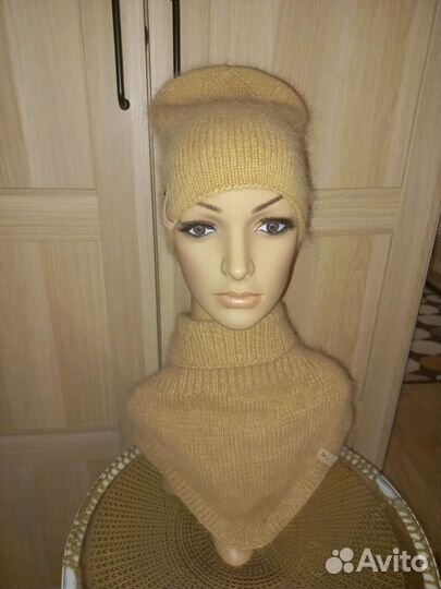 Шапка пух норки и снуд уголок