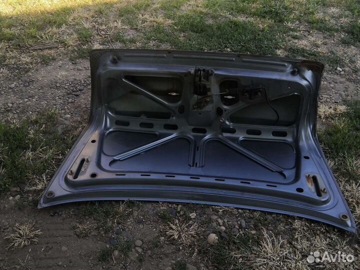 Крышка багажника приора