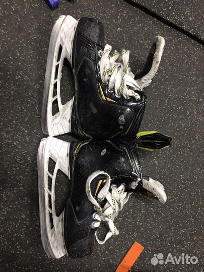 Хоккейные коньки