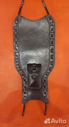 Галстук на бак мотоцикла, натуральная кожа