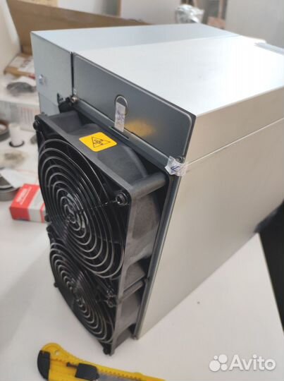 Asic майнер Bitmain Antminer S19