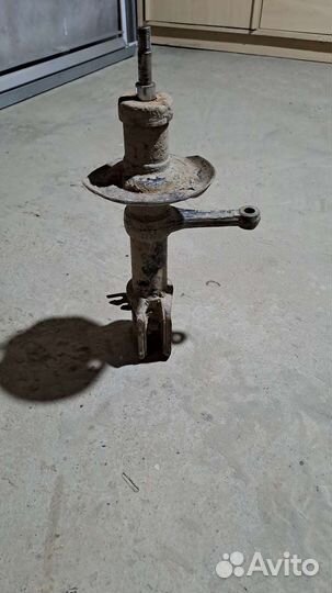 Амортизатор передний priora