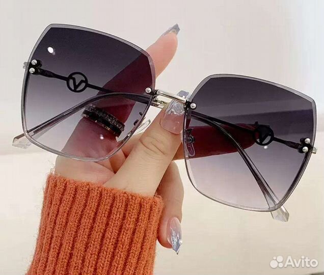 Солнцезащитные очки женские