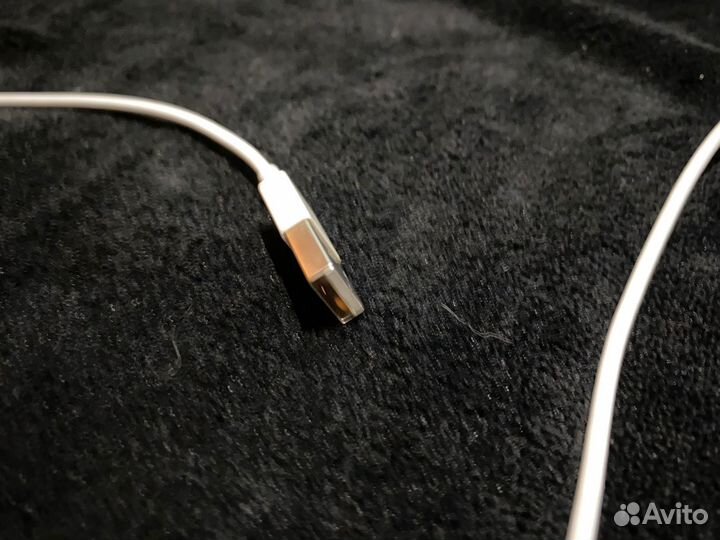 USB кабель на iPhone оригинал