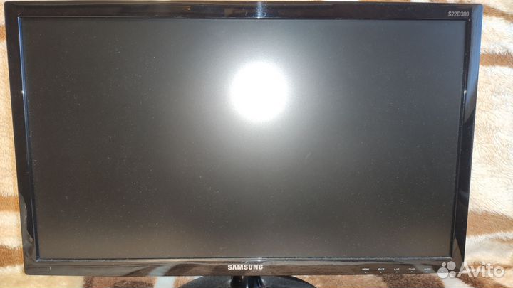 Монитор Samsung 21.5