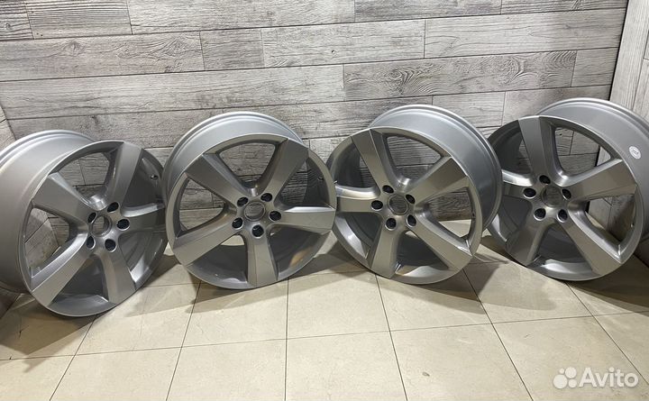 Комплект оригинальных литых дисков VW Touareg