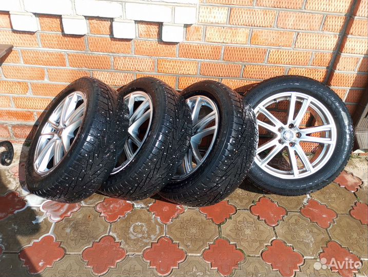 Nokian Tyres Hakkapeliitta 7 SUV 235/55 R18 104T