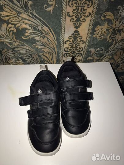 Кроссовки adidas