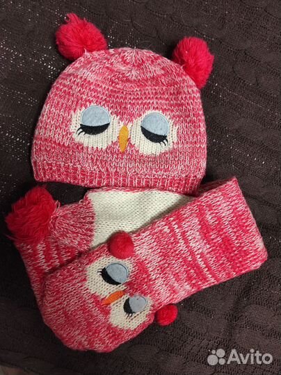 Три шапки и шарф