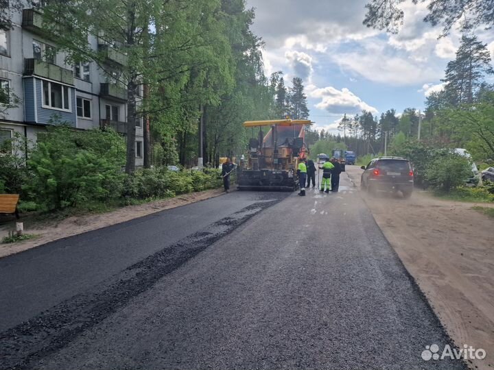 Аренда спецтехники асфальтоукладчик