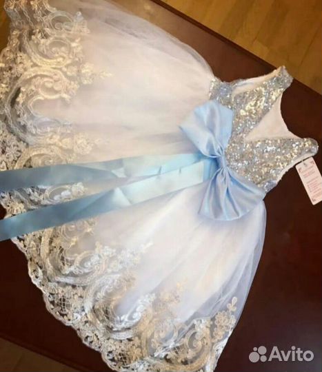 Нарядное платье для девочки