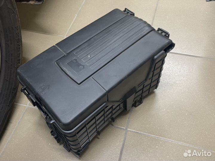 Корпус акб тигуан