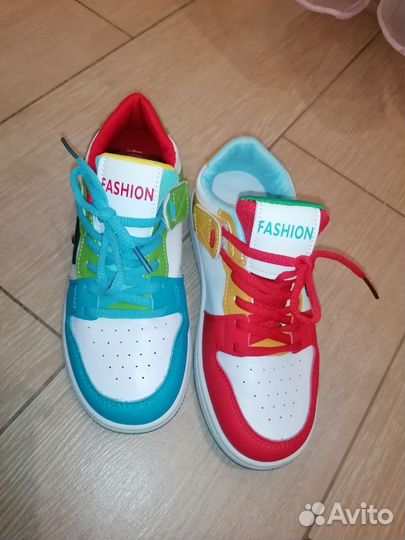 Кроссовки детские