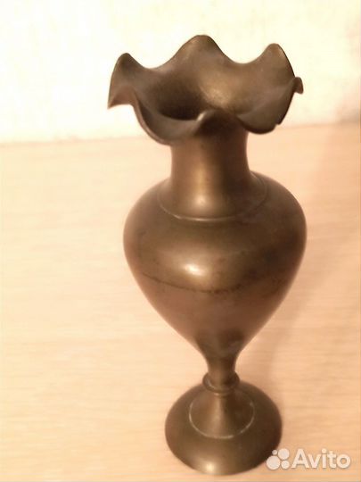 Ваза бронза. Шри-Ланка