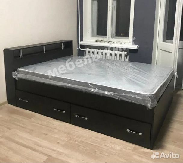 Кровать