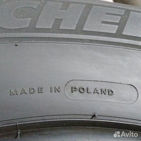 Michelin Latitude Tour HP 215/70 R16