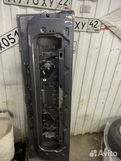 Продам крышку багажника