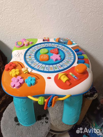 Паровозик музыкальный и столик