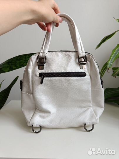 Белая сумка из экокожи