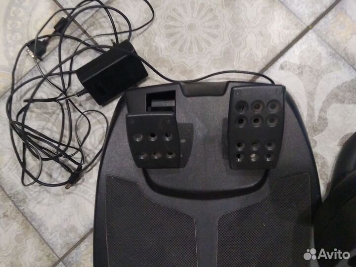 Игровой руль Logitech