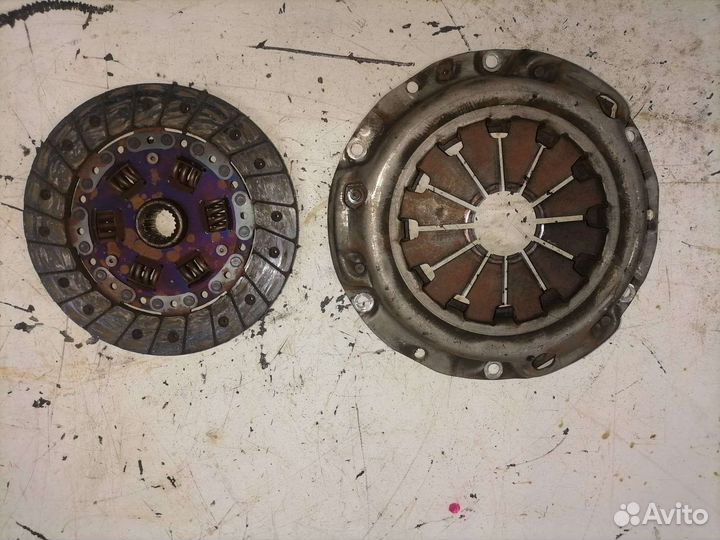 Сцепление диск и корзина Mazda 323 BF 1.5 E5 E3