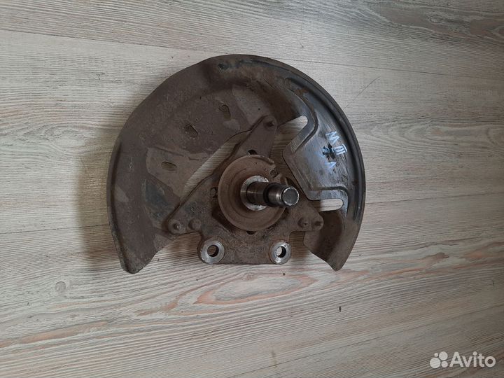 Цапфа Renault megane 3 Лев