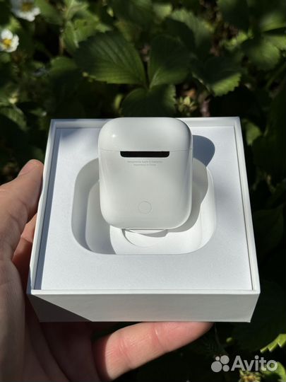 Беспроводные наушники Apple AirPods 2