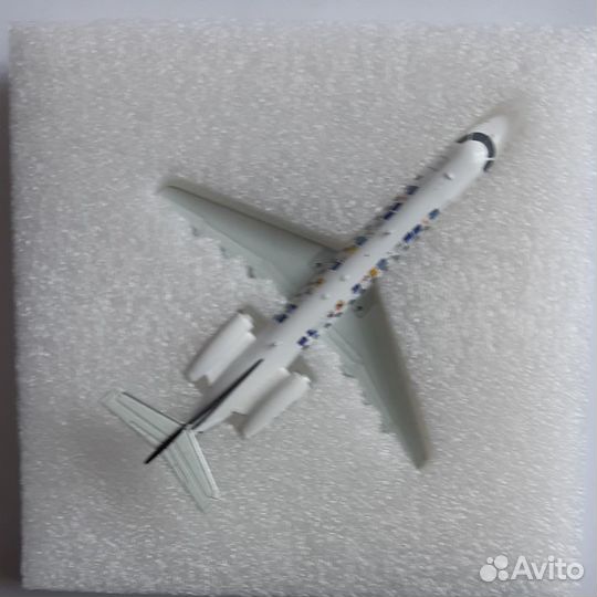 Модель самолета Embraer ERJ-135ER G-rjxk 1:200