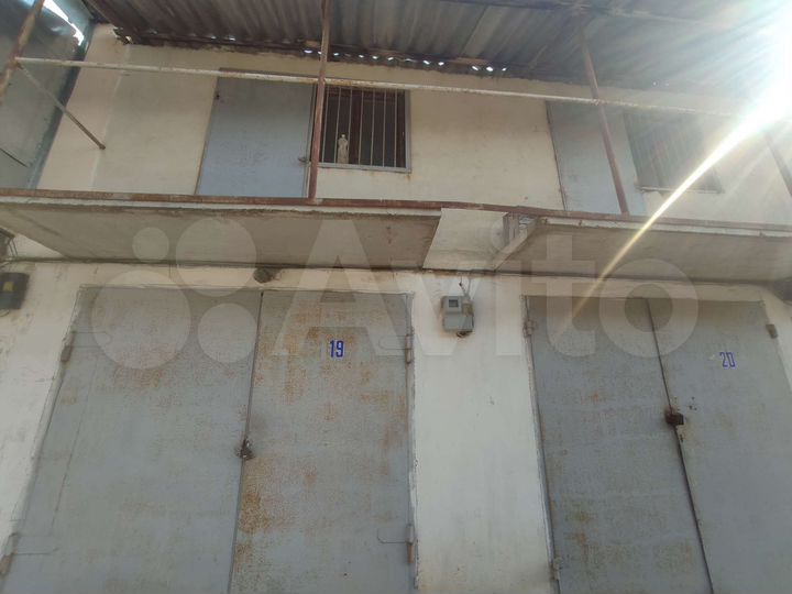 Гараж, > 30 м²