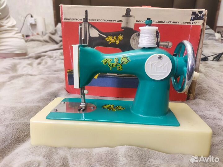 Детская швейная машина СССР