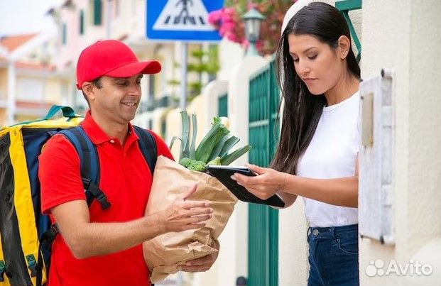 Курьер доставки продуктов и готовой еды