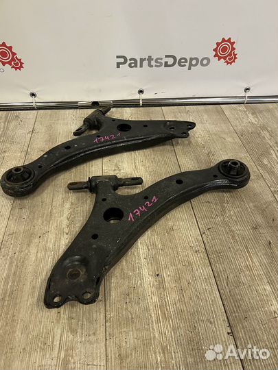 Рычаг нижний передний правый левый Toyota Camry 30