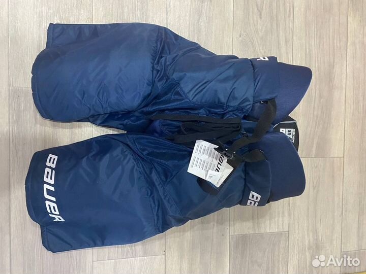 Хоккейная форма, нагрудник, шорты, краги