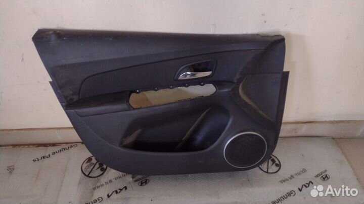 Обшивка двери передней левой Chevrolet Cruze
