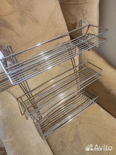 Полка настенная металлическая в ванну