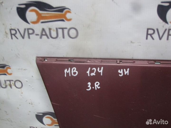 Молдинг двери правой Mercedes Benz W124 1984—1993