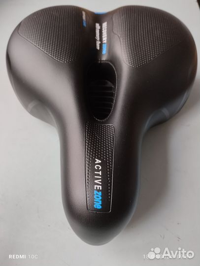 Седло для велосипеда мягкое с фонарем