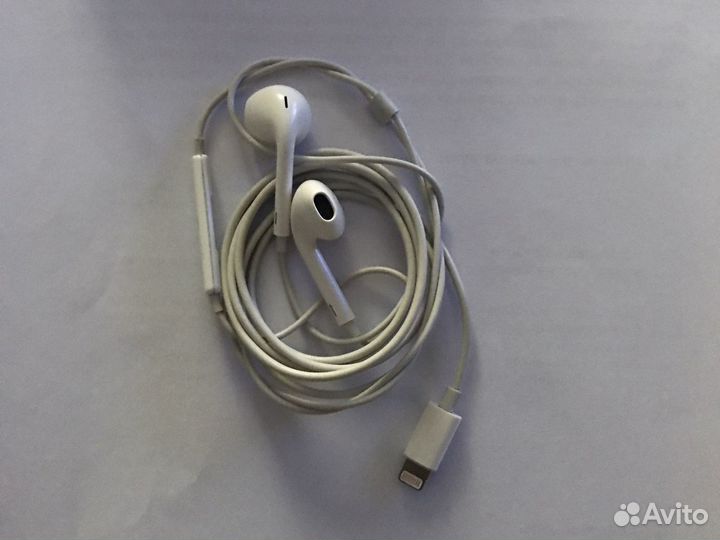 Apple EarPods lightning