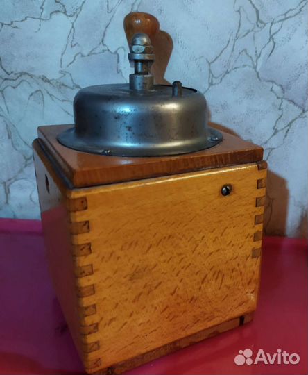 Кофемолка ручная (мельничка) Klingenthal винтаж