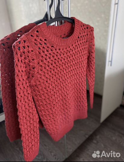 Свитер женский