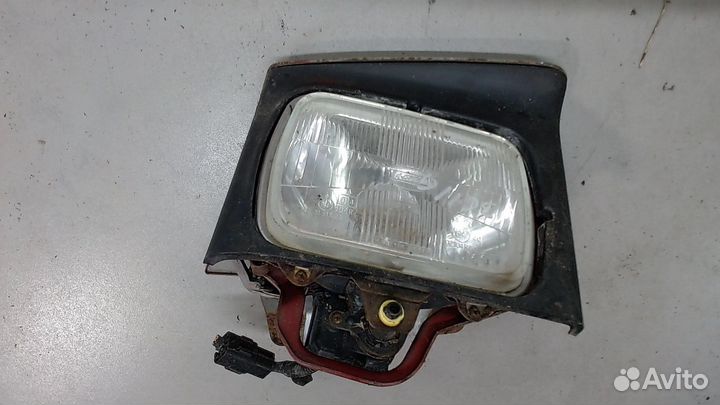 Фара (передняя) Mazda 323 (BG), 1991