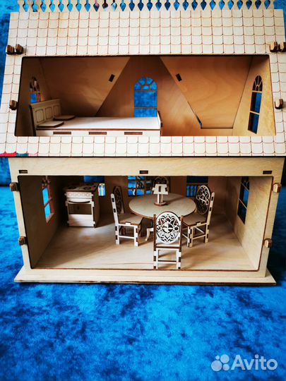 Кукольный домик с мебелью