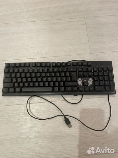 Игровая клавиатура и мышь