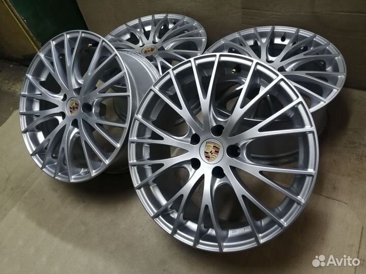 Диски 5x112 R18 8J\9J Et21\21 Porsche Macan