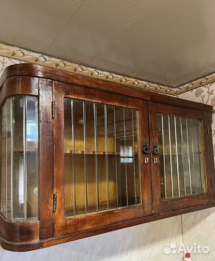 Антикварный шкаф буфет