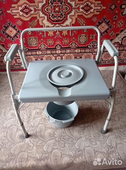 Санитарный стул туалет