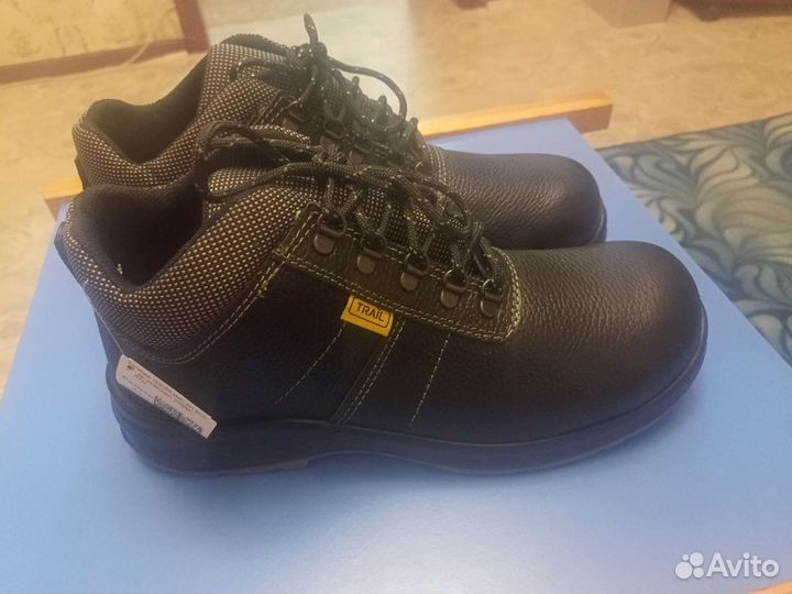 Ботинки 43 размер,новые