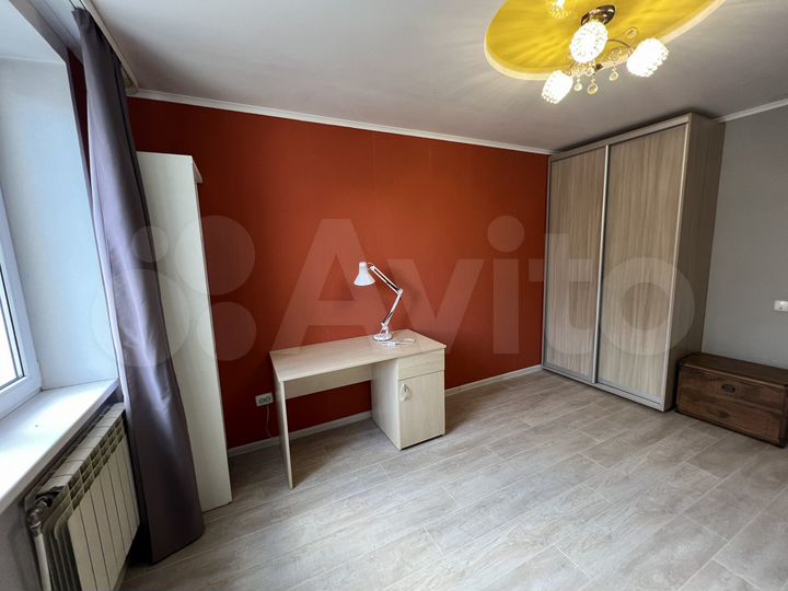 3-к. квартира, 70,9 м², 2/5 эт.